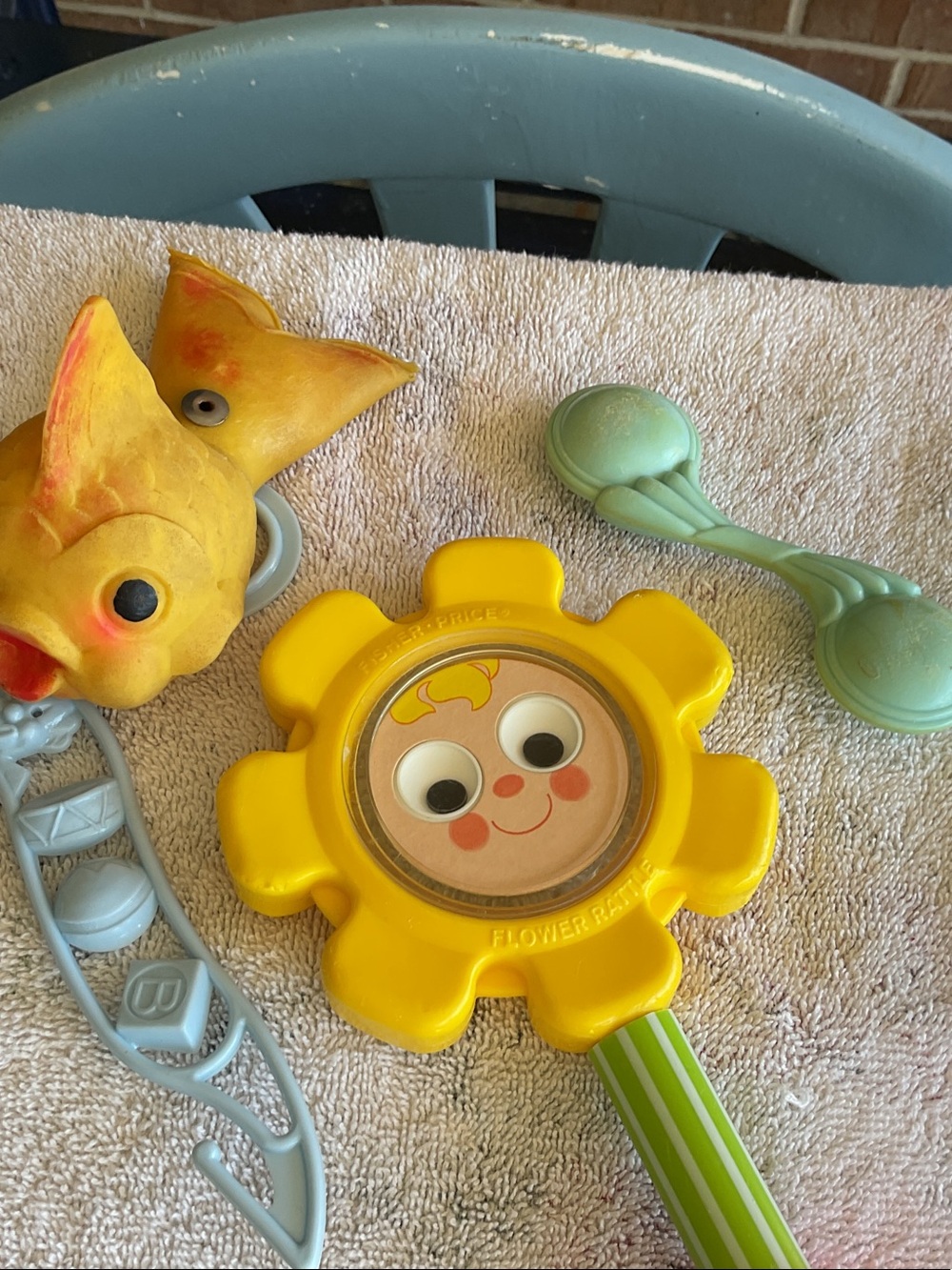 Yellow Flower Rattle Toy with Friendly Face - Kids Stuffed Animals